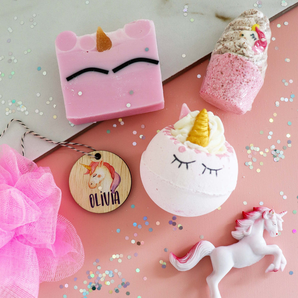 Unicorn bath gift set with toy