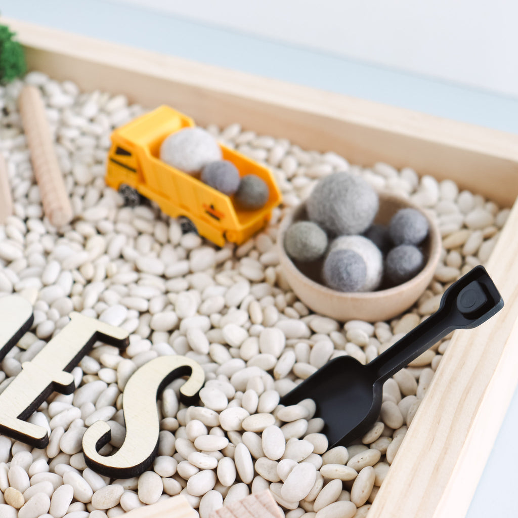 Construction themed sensory kit