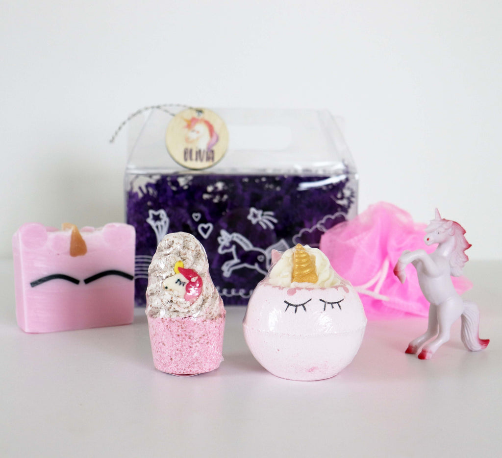 Unicorn bath gift set with toy