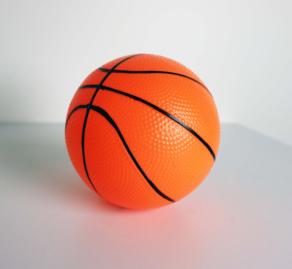 Mini basketball and pump