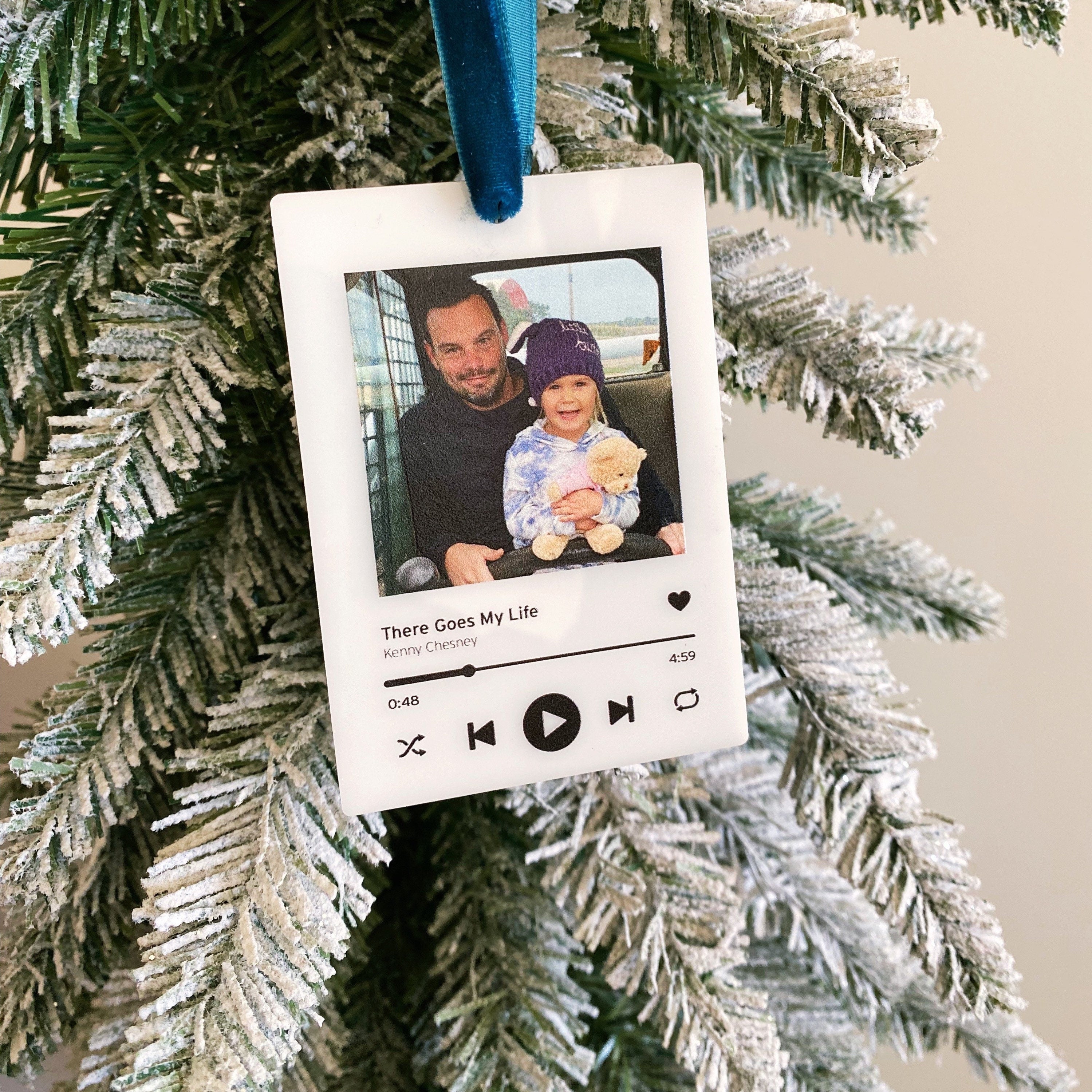 Unique Personalized Custom Christmas Ornaments With Photo Capture